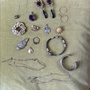 Elegant Black and Silver Jewelry Set